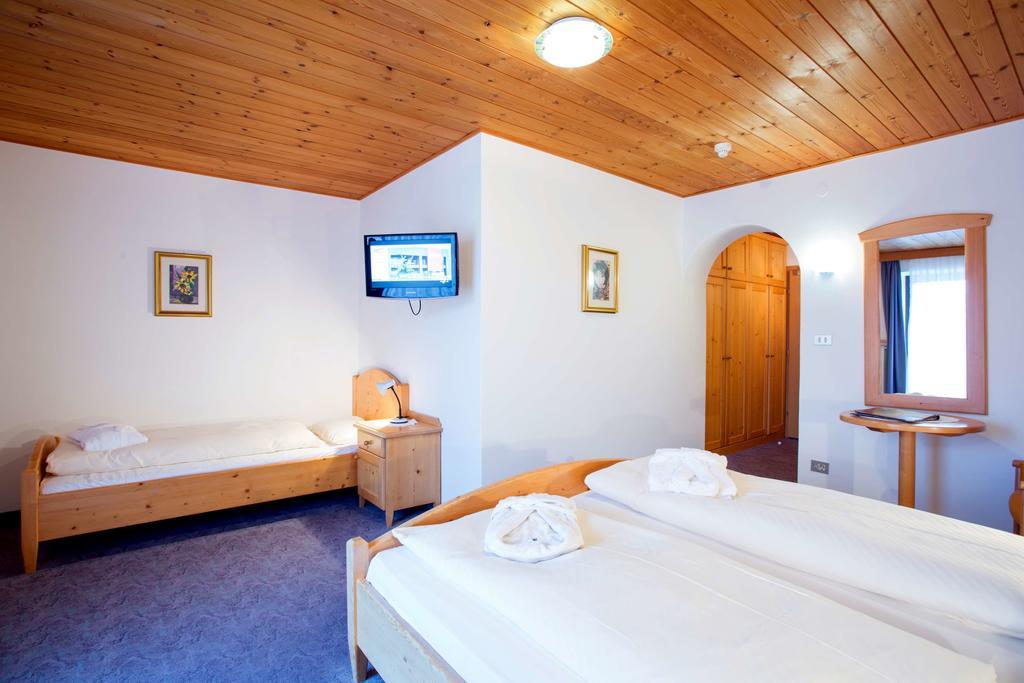 Good Life Hotel Zirm Obereggen Phòng bức ảnh